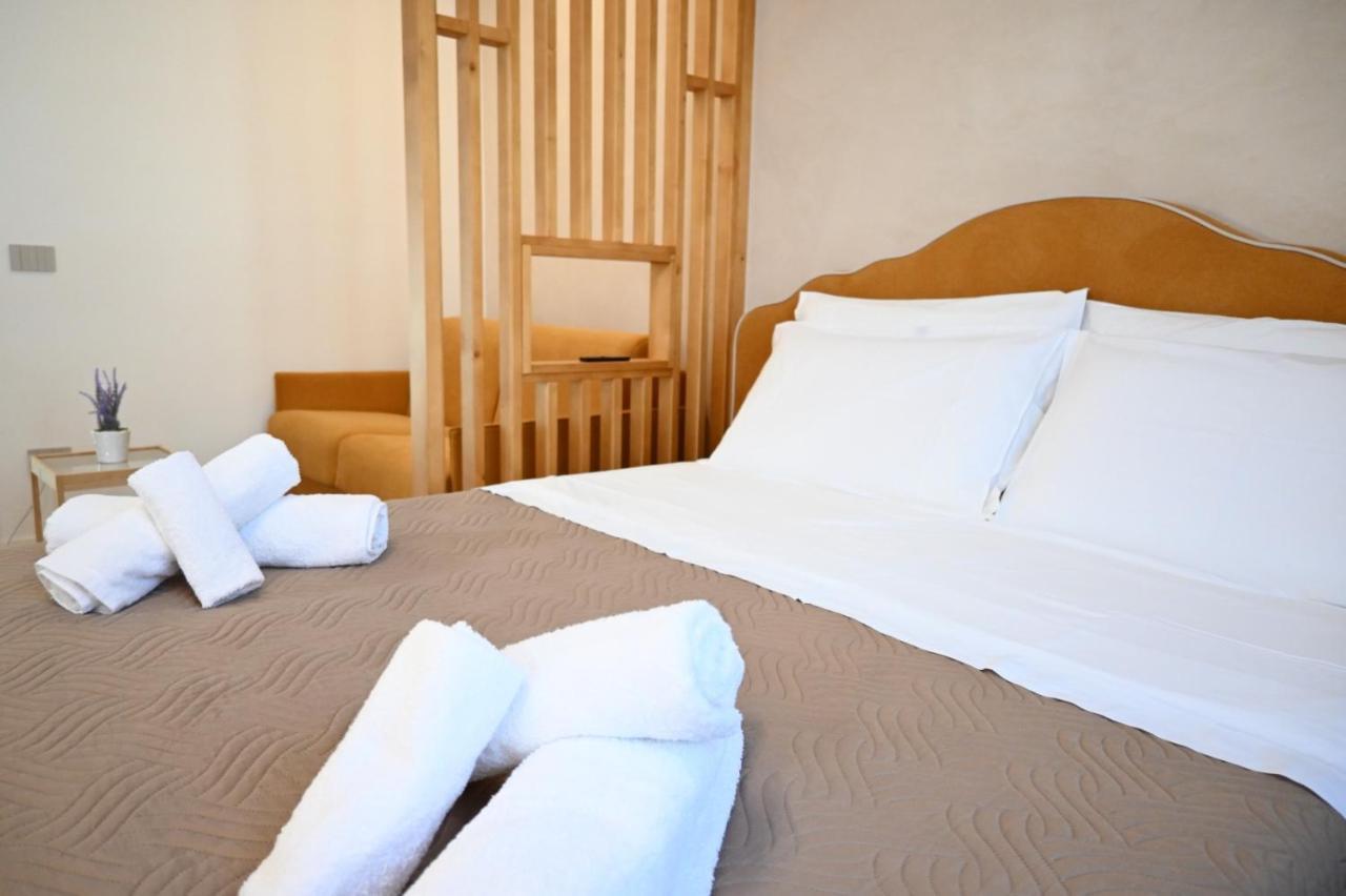 Garofoli Apartments ซาน จิโอวานนิ ลูปาโตโต ภายนอก รูปภาพ
